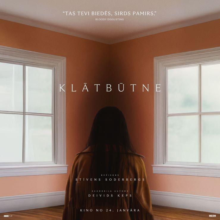Izrādes "KINO/KLĀTBŪTNE" attels