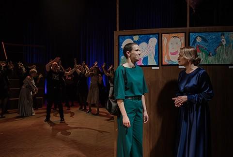 Galerijas bilde 6: Liepājas teātra viesizrāde | TĒVS KLUSUMS