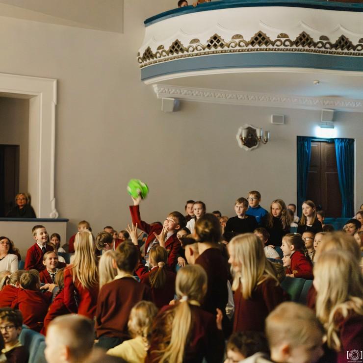 Изображение галереи 1: MUZIKĀLAIS “RIČU RAČU”. ORĶESTRIS “RĪGA” UN DAUMANTS KALNIŅŠ