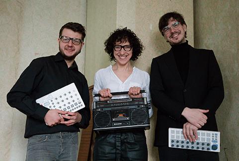 Izrādes "Literāri muzikāla ekspedīcija ORBĪTA. ČAKLAIS" attels