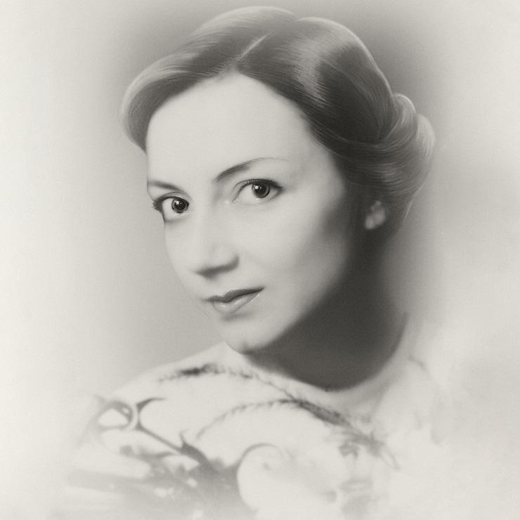 Izrādes "KRIZANTĒMAS" attels