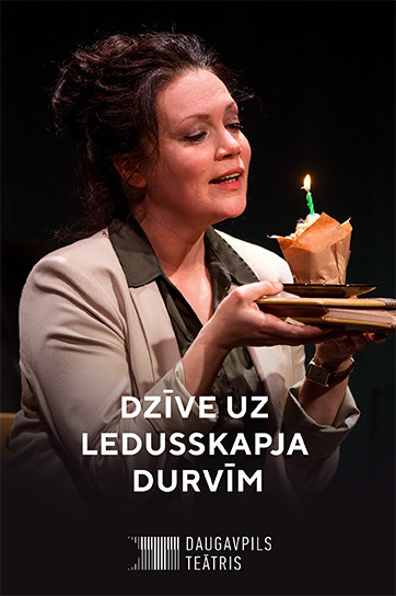 DZĪVE UZ LEDUSSKAPJA DURVĪM