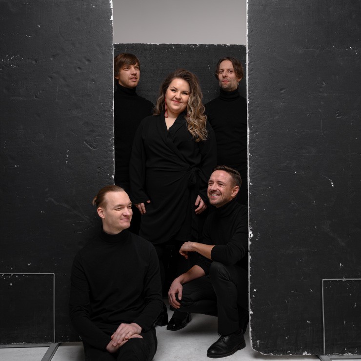 Galerijas bilde 3: KRISTĪNE PRAULIŅA, LATVIJAS RADIO BIGBENDS UN REMIX HITI