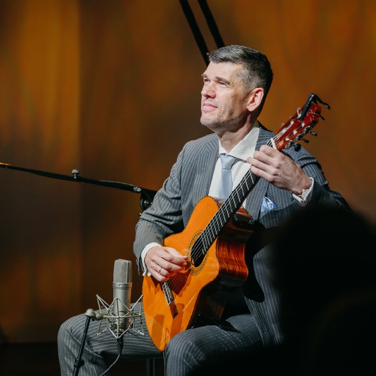 Galerijas bilde 1: SNIEGums. LATVIAN VOICES UN KASPARS ZEMĪTIS