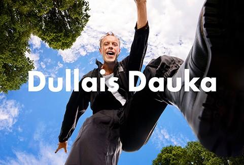 Izrādes "Dullais Dauka" attels