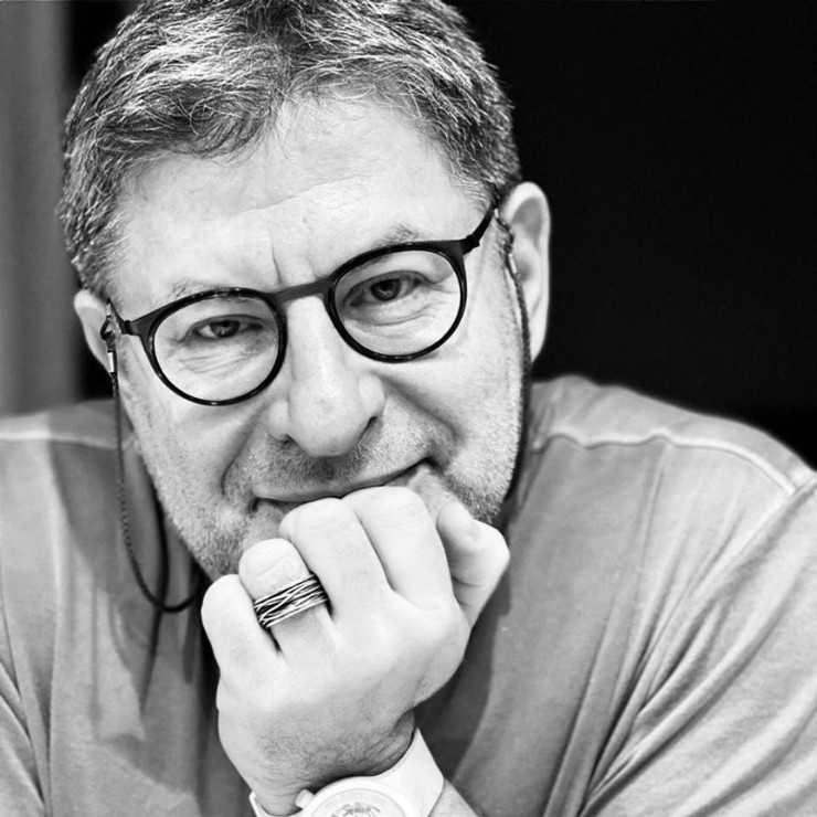 Izrādes "Atklātas sarunas ar Mihailu Labkovski - "Kā iemīlēt sevi un nodot šo pieredzi bērniem"" attels