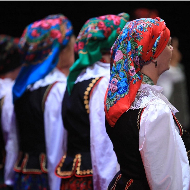 Izrādes "Svētku noslēguma koncerts | Latvijas mazākumtautību festivāls "Vaļā vērti atslēdziņ"" attels