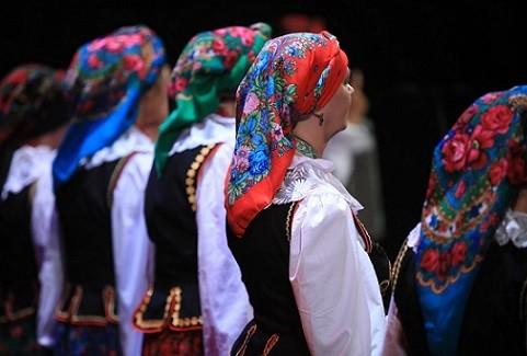 Izrādes "Svētku noslēguma koncerts | Latvijas mazākumtautību festivāls "Vaļā vērti atslēdziņ"" attels