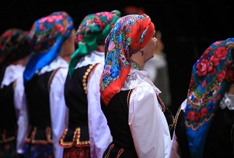 Izrādes "Svētku noslēguma koncerts | Latvijas mazākumtautību festivāls "Vaļā vērti atslēdziņ"" attels
