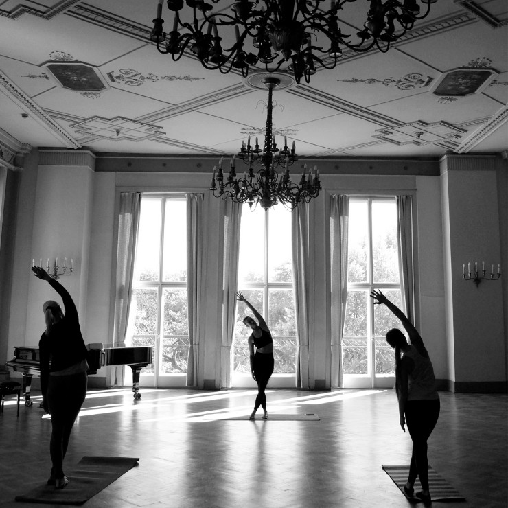 Galerijas bilde 1: PILATES Rīgas Latviešu biedrībā