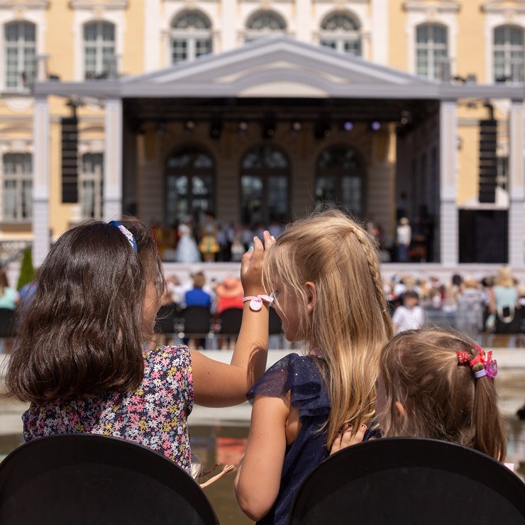 Izrādes "Koncertuzvedums bērniem Princese un trīs burvju mīklas" attels