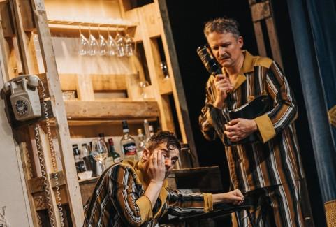 Gallery image 6: Pikantu pavērsienu komēdija "Pidžama sešiem"