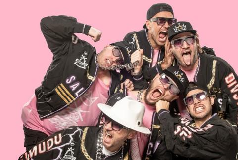 Izrādes "BERMUDU DIVSTŪRIS | FLAMINGO" attels