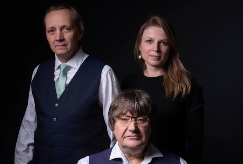 Izrādes "Brīvdienu mūzika. Jānis Lūsēns un Zigfrīds Muktupāvels" attels