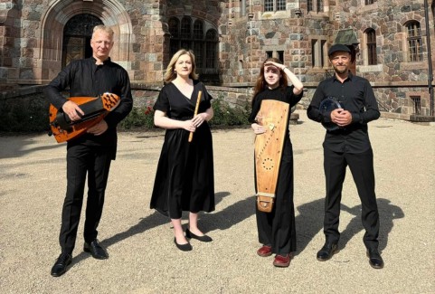 Izrādes "Viduslaiku, tradicionālās ambientās mūzikas ansambļa “Sabia” koncerts" attels