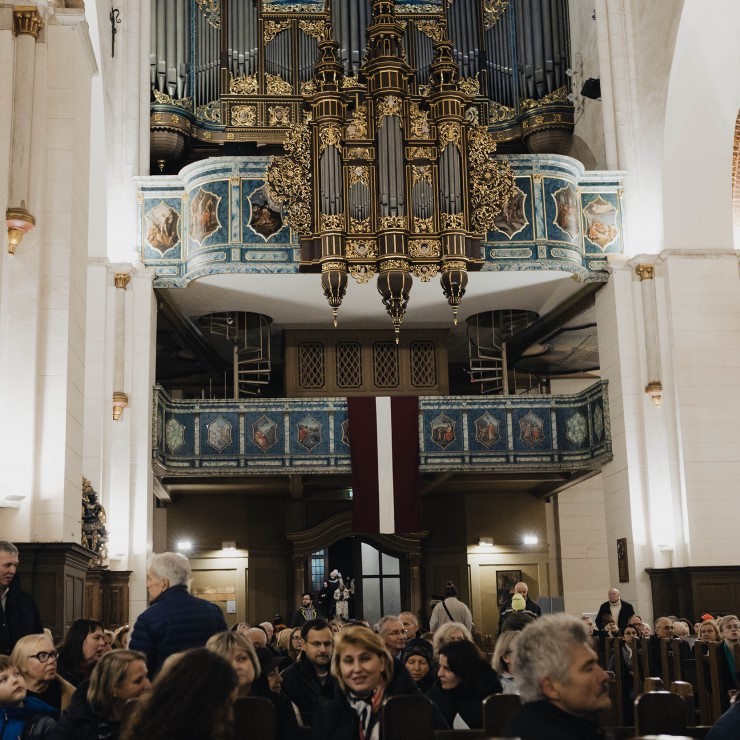 Galerijas bilde 5: BAHS. DUBRA. DEBISĪ. Ciklā VASARAS KLASIKA. Orķestris “Rīga” un Valdis Butāns