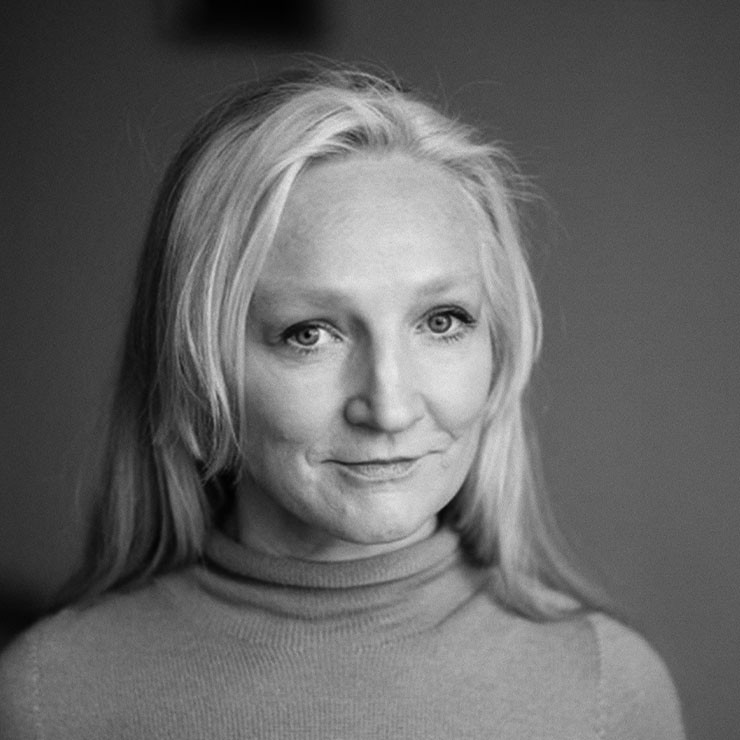 Izrādes "GUNA ZARIŅA. DZELTENS TROTUĀRS" attels
