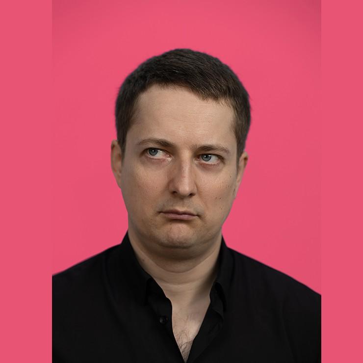 Izrādes "SMAIDS | Riktīgi pozitīva stand- up komēdija. Komiķis Maksims Trivaškevičs" attels