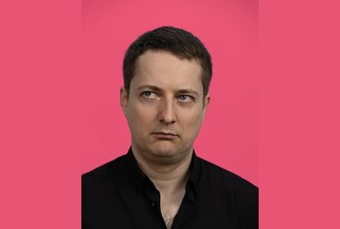Izrādes "SMAIDS | Riktīgi pozitīva stand- up komēdija. Komiķis Maksims Trivaškevičs" attels