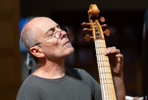 Izrādes "25.starptautiskais Baha kamermūzikas festivāls | Atklāšanas koncerts PAOLO PANDOLFO, viola da gamba" attels