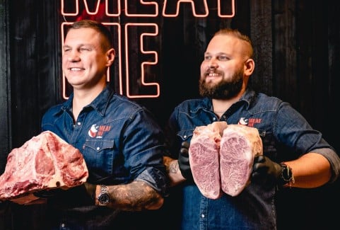 Izrādes "Steiku meistarklase – pasākums kopā ar Meat Me vadītājiem Mazmežotnes muižā" attels