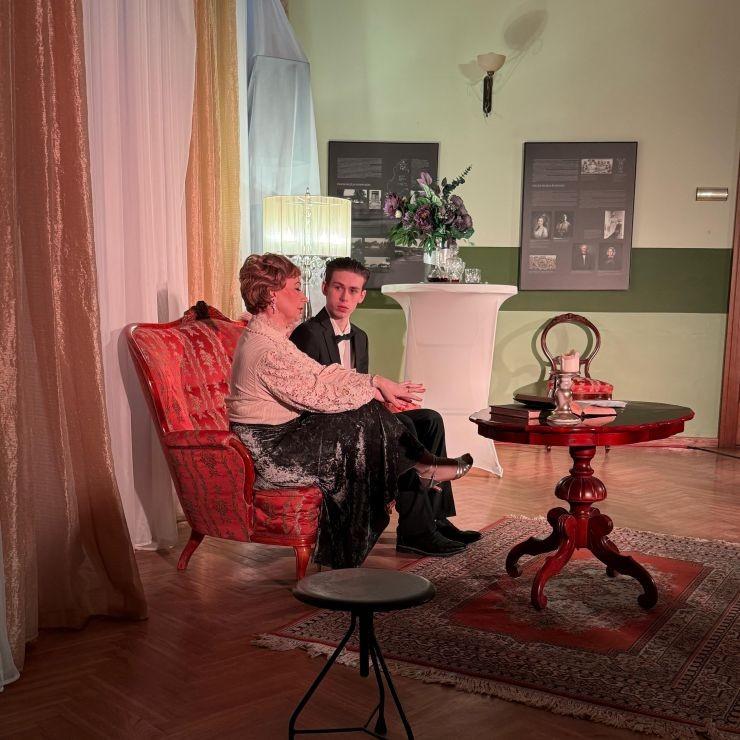 Galerijas bilde 4: Elejas amatierteātra izrāde P. Kvilters “Žilbinoši”