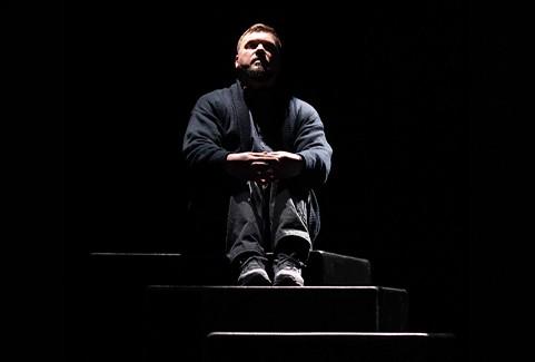 Galerijas bilde 4: Daniels Kīzs “PUĶES ALDŽERNONAM” dramatiska fantāzija vienā daļā