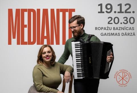 Izrādes "Duets MEDIANTE | Ropažu baznīcas Gaismas dārzā" attels