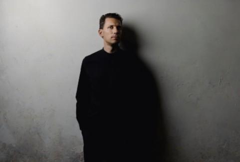 Izrādes "GORS | PERTS UN VIŅA BRĀĻI. Reinis ZARIŅŠ" attels