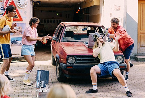Galerijas bilde 4: Valmieras teātra viesizrāde - PAGALMS ATDZĪVOJAS