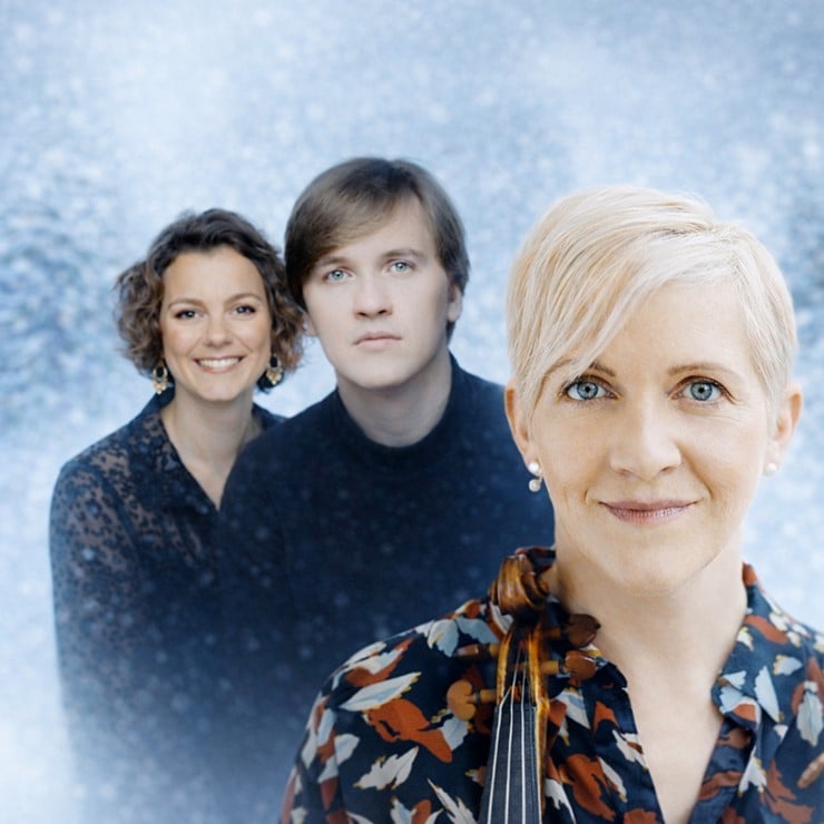 Izrādes "Ziemassvētku festivāls. Vineta Sareika, Amandīne Savarī un Ivans Karizna. Šūberta klavieru trio" attels