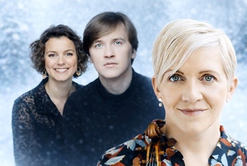 Izrādes "Ziemassvētku festivāls. Vineta Sareika, Amandīne Savarī un Ivans Karizna. Šūberta klavieru trio" attels