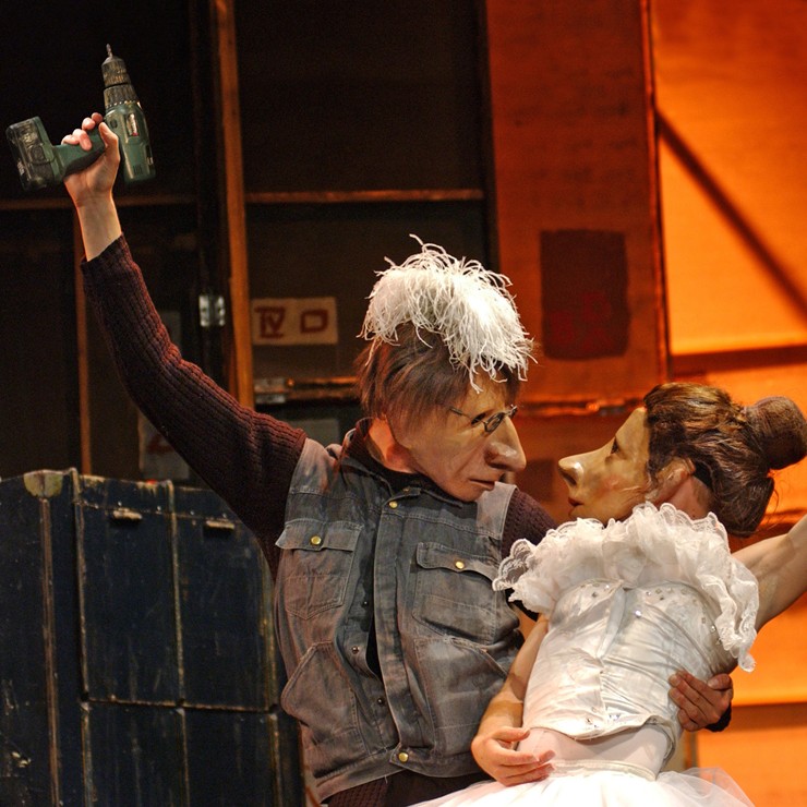 Galerijas bilde 3: FAMILIE FLÖZ / TEATRO DELUSIO / BALTIJAS BALVA – PIRMIZRĀDE