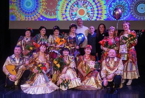 Izrādes "Tautas dziesmu ansambļa ,,Voļņica” koncerts IEMĪĻOTO MELODIJU KALEIDOSKOPS" attels