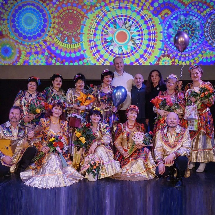 Izrādes "Tautas dziesmu ansambļa ,,Voļņica” koncerts IEMĪĻOTO MELODIJU KALEIDOSKOPS" attels