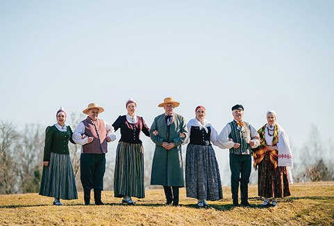 Izrādes "Senioru deju kolektīva “Sidrabdancis” 65 gadu jubilejas koncerts NĀC TALKĀ SADANCOT!" attels