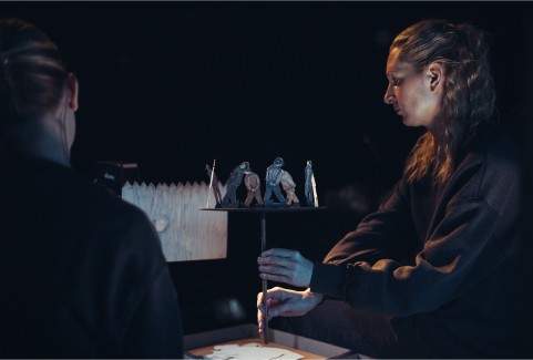 Galerijas bilde 1: Sibīrijas haiku | Latvijas Leļļu teātra viesizrāde