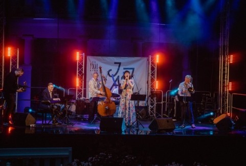 Izrādes "Lauris Amantovs jazz quartet & Rūta Dūduma-Ķirse (LV). Koncertprogramma "Katram sava tautasdziesma 2" | Škiuņa džezs. Baltijas džeza festivāls" attels