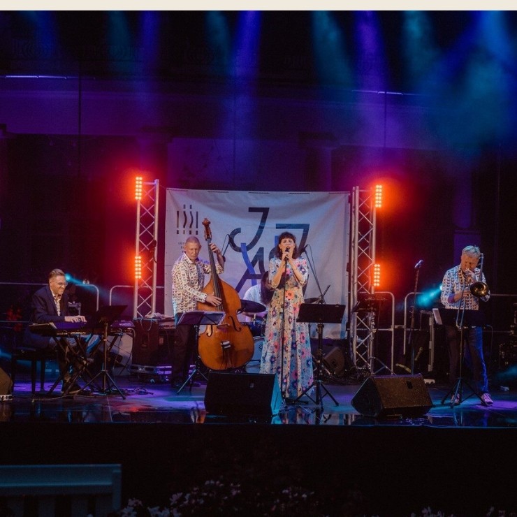 Izrādes "Lauris Amantovs jazz quartet & Rūta Dūduma-Ķirse (LV). Koncertprogramma "Katram sava tautasdziesma 2" | Škiuņa džezs. Baltijas džeza festivāls" attels