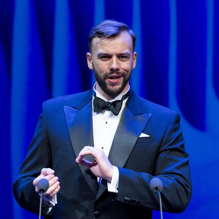Izrādes "Svētku koncerts Latvijas Valsts svētku noskaņās. Pianists Māris Žagars un solists Edgars Ošleja" attels