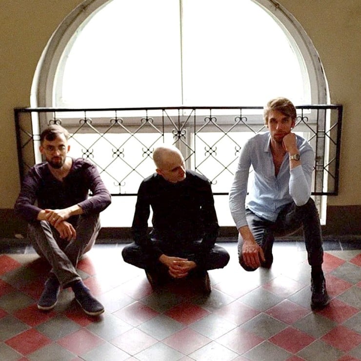 Izrādes "ZĪMĒJUMS. Trio Elpo spēlē Ivanovu" attels