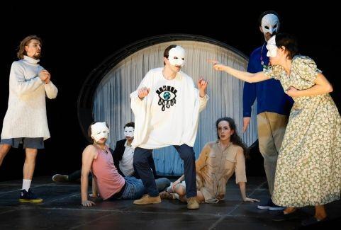 Image of the event "Laikmetīga masku komēdija: Sapņotāji"