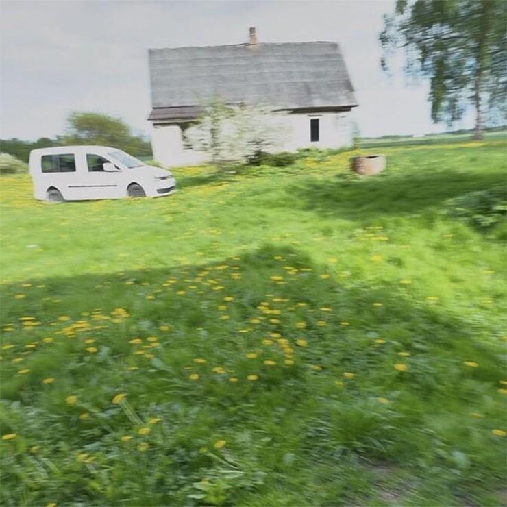 Izrādes "VIENTULĪGIE RIETUMI" attels