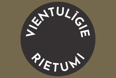 Izrādes "VIENTULĪGIE RIETUMI" attels