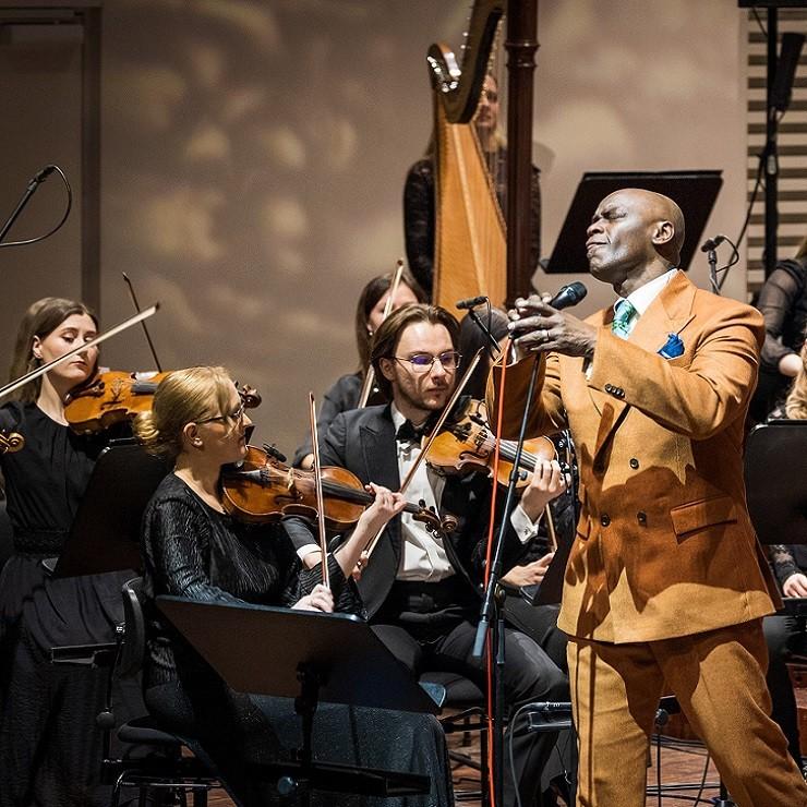 Galerijas bilde 5: Ola Onabule un Liepājas Simfoniskais orķestris