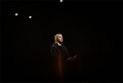 Galerijas bilde 1: Valmieras teātra viesizrāde SĀKUMS