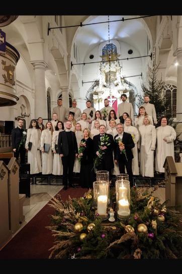 Meklēšanas rezultāta izrādes "Ziemassvētku koncerts ES SKAISTU ROZĪT` ZINU" attels